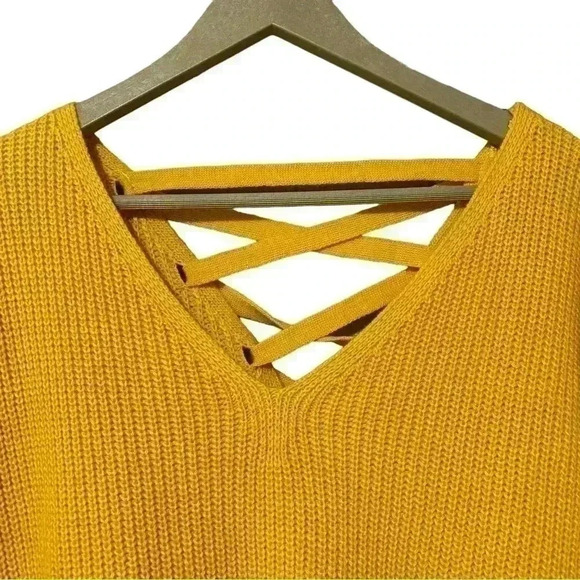 Topshop V-Neck 3/4 Flare Sleeve Sweater 8 Yellow Lattice Back Cozy Chic NWT - Picture 3 of 8